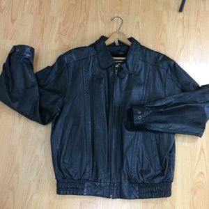 Vintage black leather bomber moto jacket 44 large
